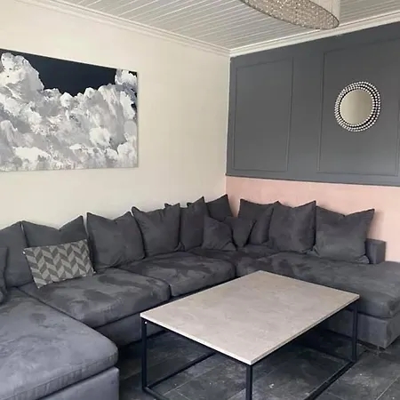 Mieszkanie Z Sofa Xxl アパート シフィノウイシチェ